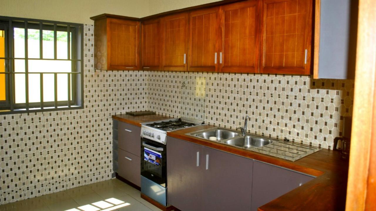 Villa Beach Avepozo Ломе Екстер'єр фото