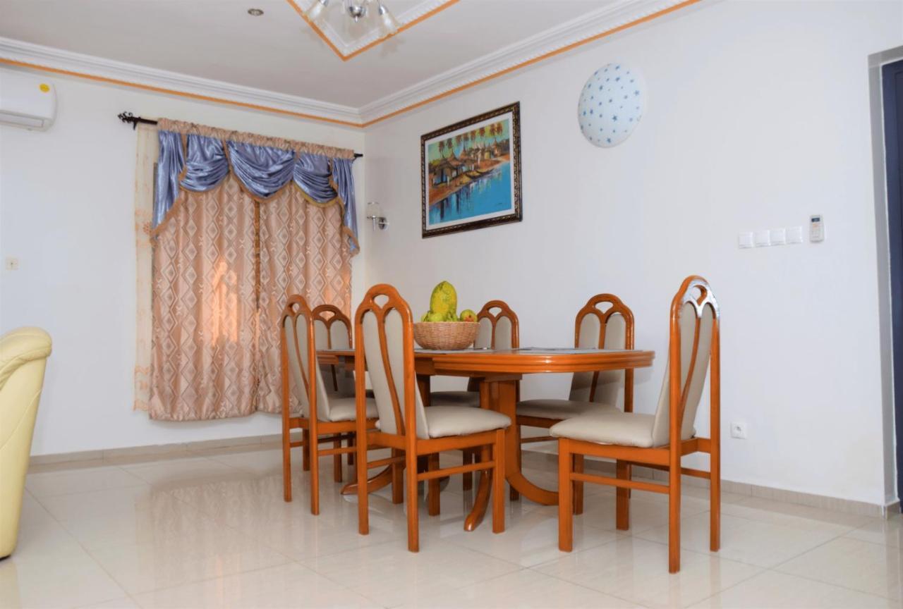 Villa Beach Avepozo Ломе Екстер'єр фото