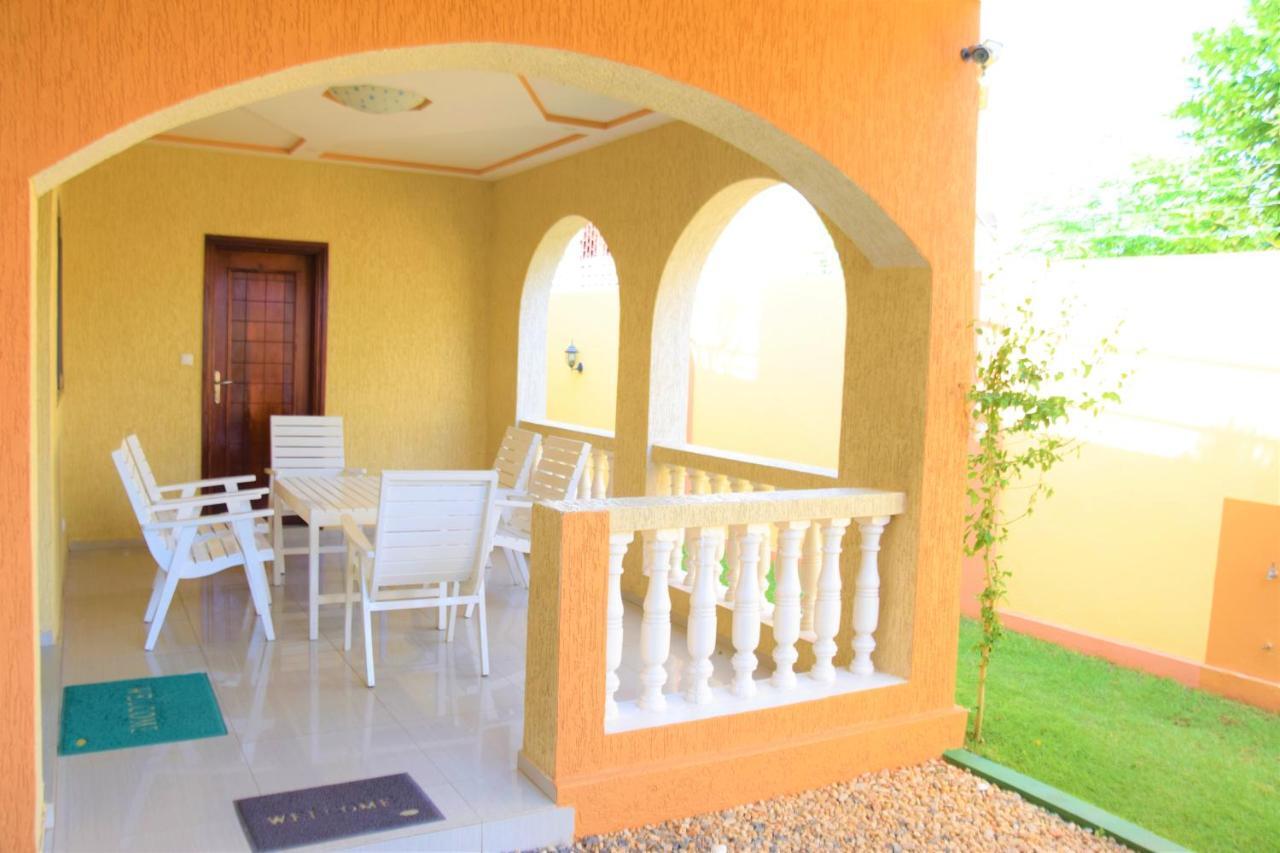 Villa Beach Avepozo Ломе Екстер'єр фото